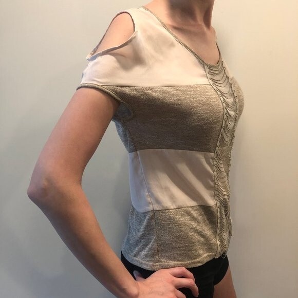Miss Me Cold Shoulder Blouse Shirt Ball Chain Grunge Detail S SM Small Cream Tan - Picture 3 of 11